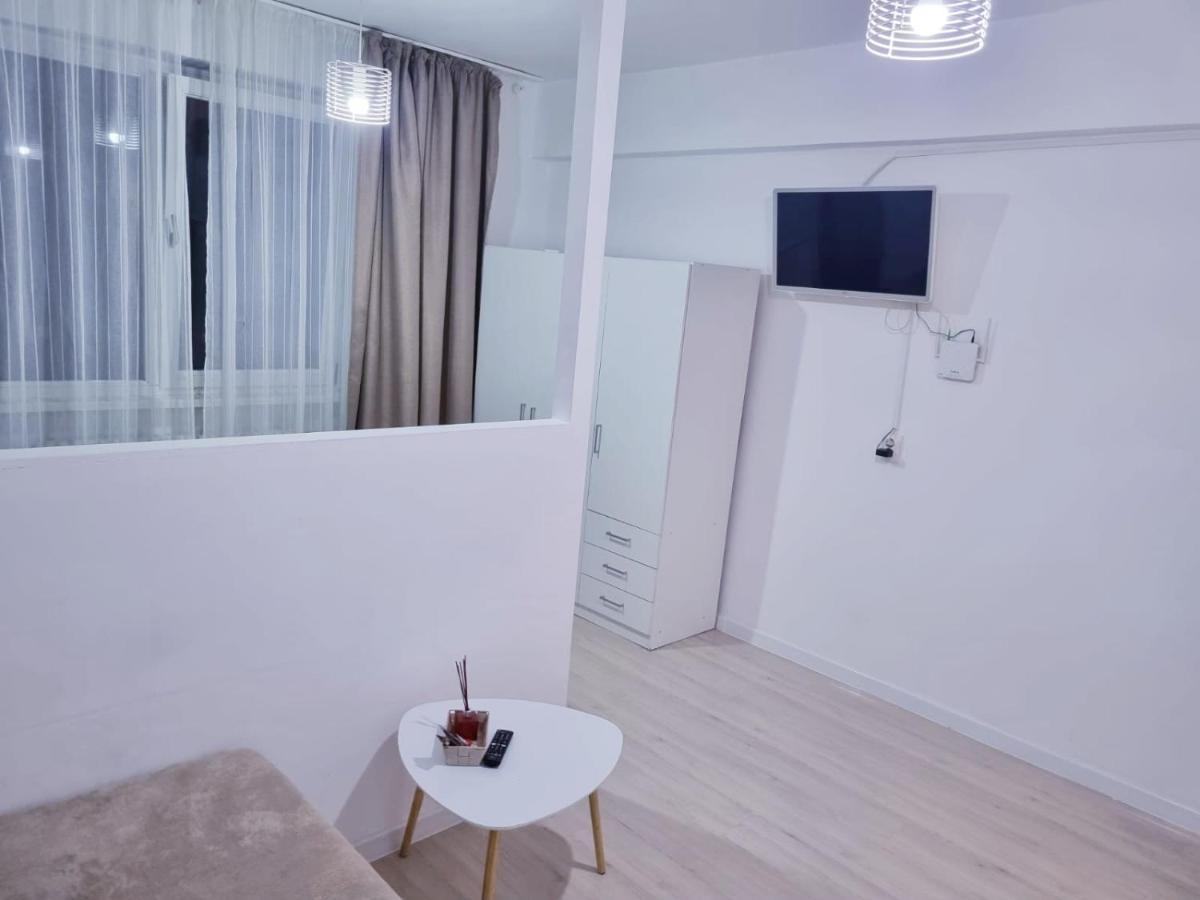 Garsoniera Craiova Centru Apartamento Exterior foto