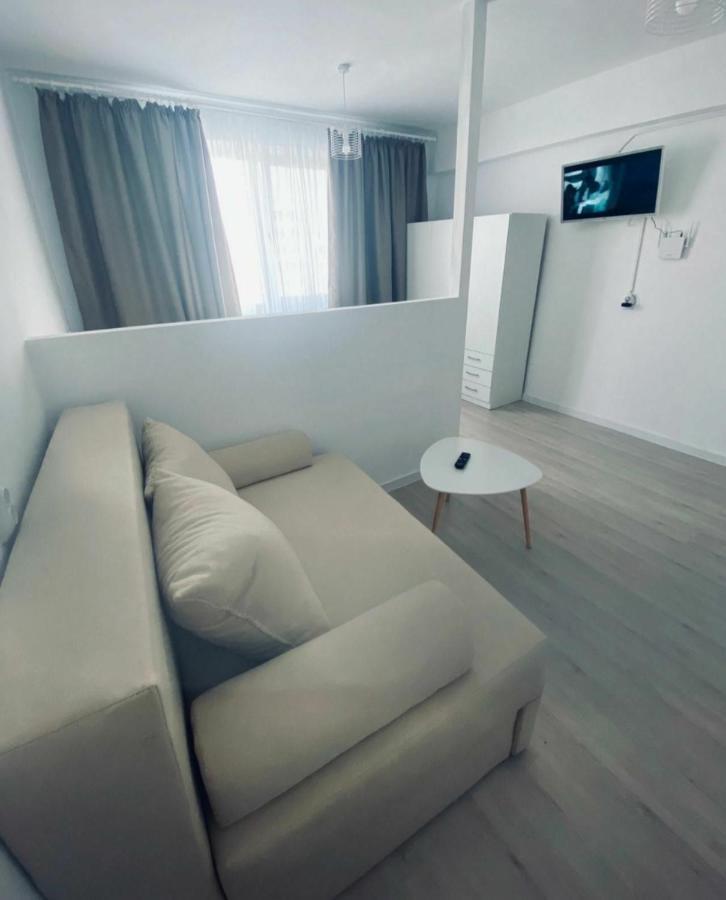 Garsoniera Craiova Centru Apartamento Exterior foto