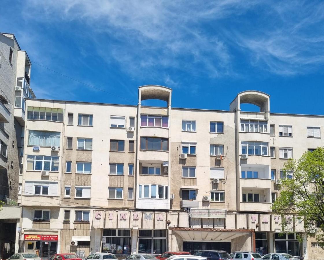 Garsoniera Craiova Centru Apartamento Exterior foto