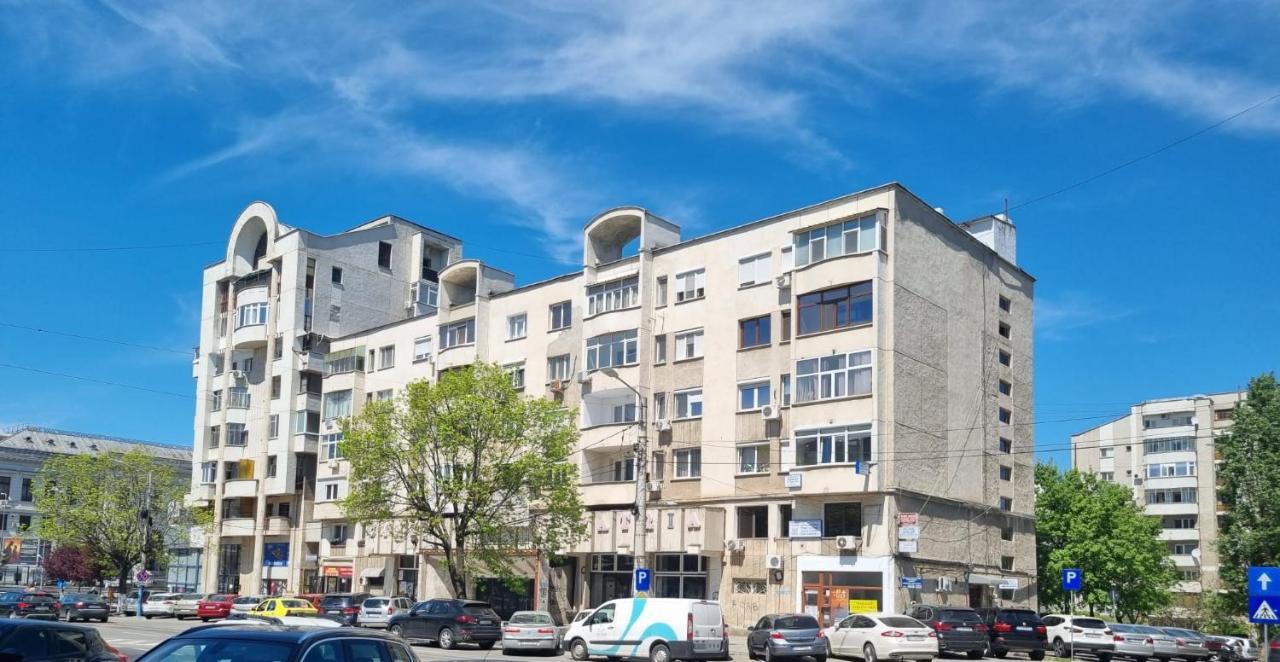 Garsoniera Craiova Centru Apartamento Exterior foto